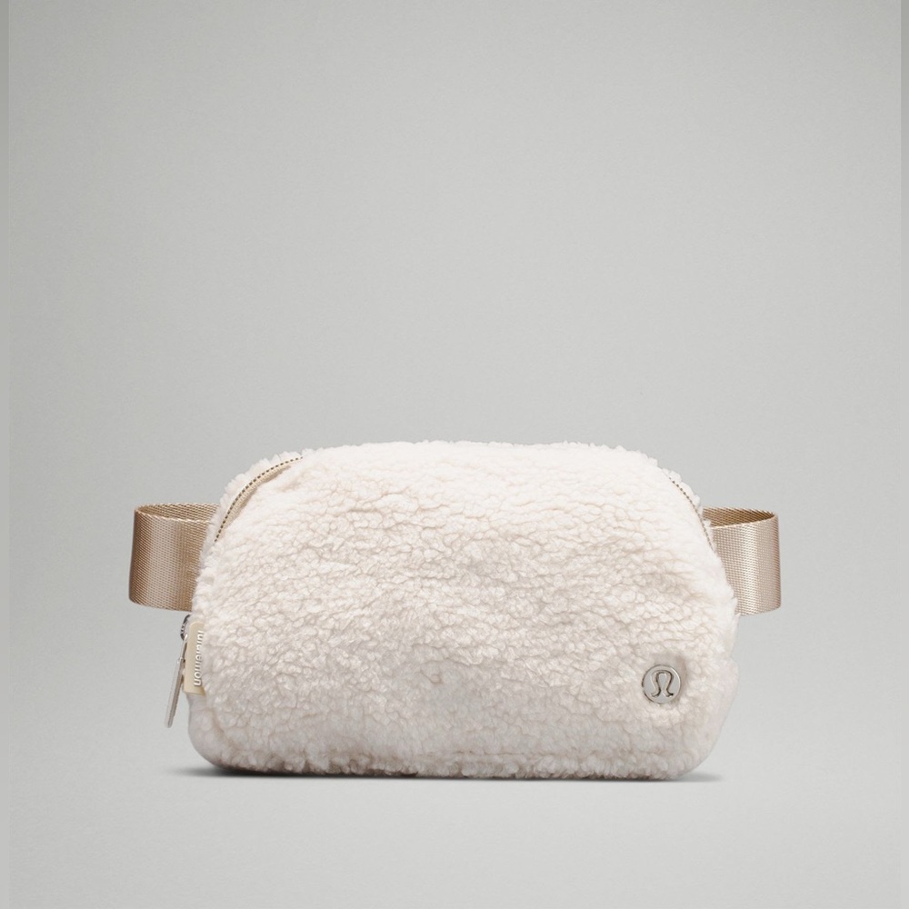 Lululemon Everywhere Belt Bag Large 2L Fleece